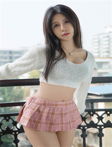 《台风圈里的女人》