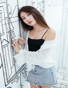《美女裸免费观看网站》