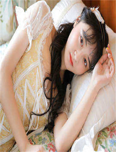 《实拍女厕所小便BBB》