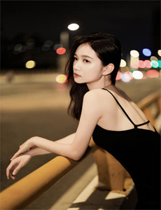 《美女被打开了屁股进去的视频》