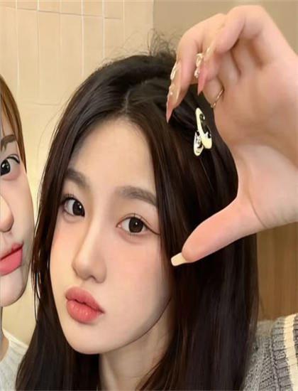 《岁月可回头竖版小剧场》音乐配乐政治解析：音效设计与主题曲创作分析